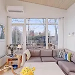 Apartment Luxury Lakeside Retreat