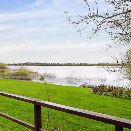 Luxury Lakeside Retreat Ringsted