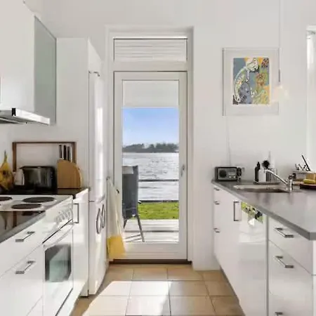 Luxury Lakeside Retreat * Ringsted