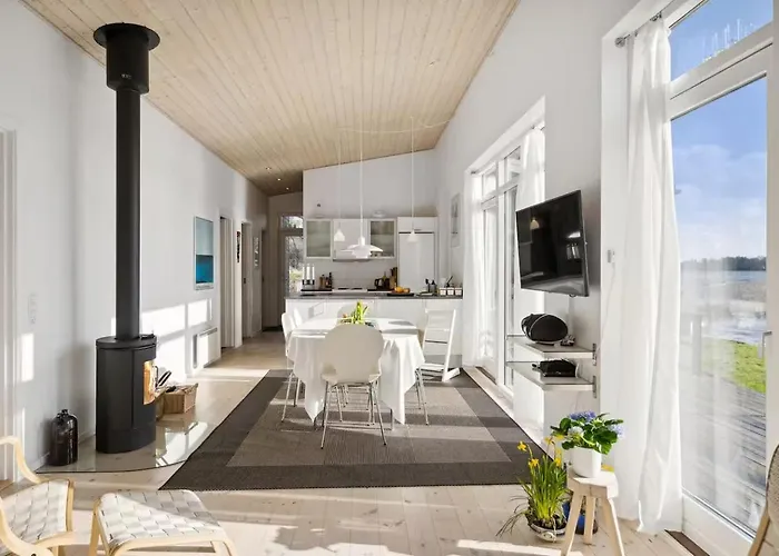 公寓 Luxury Lakeside Retreat